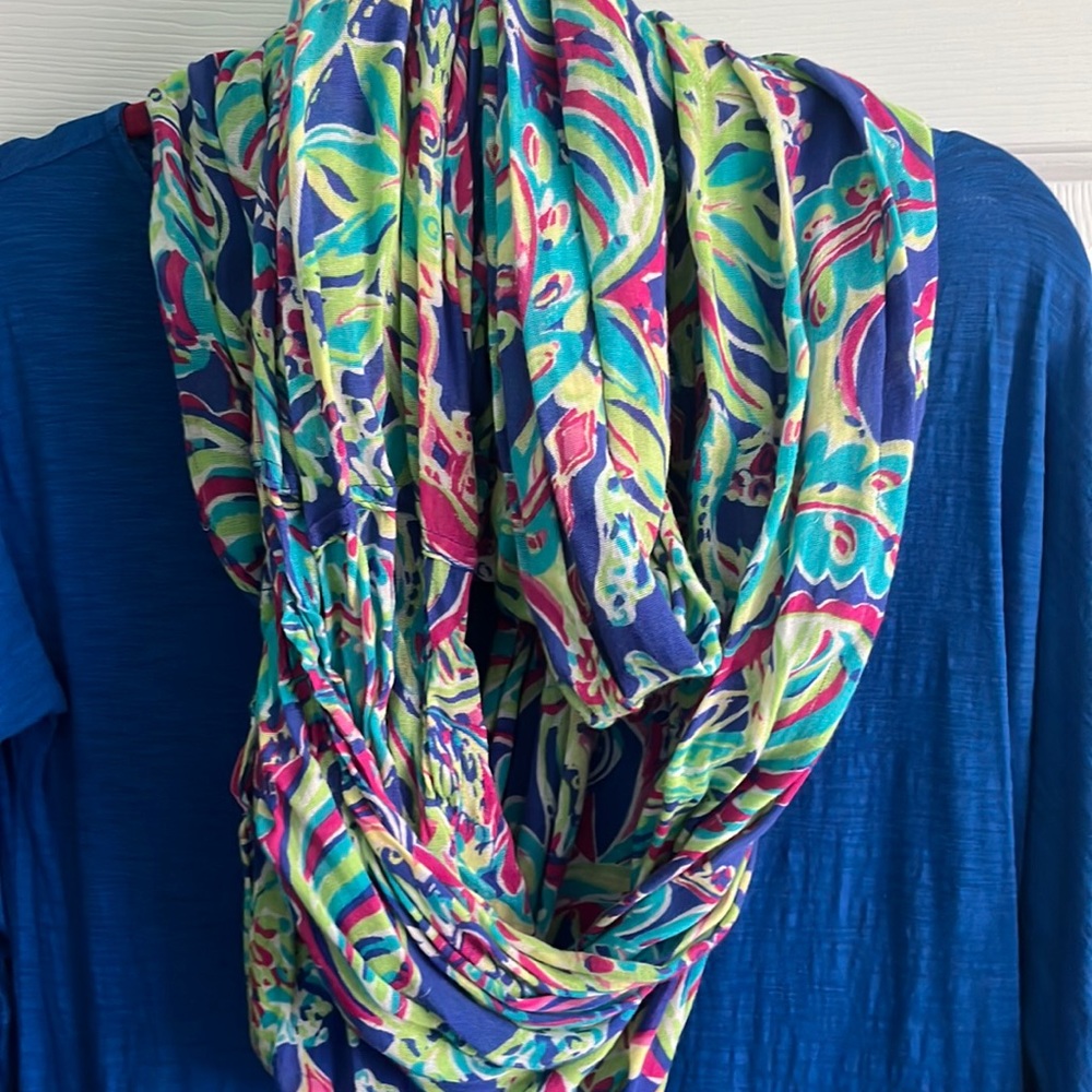 Lilly infinity scarf